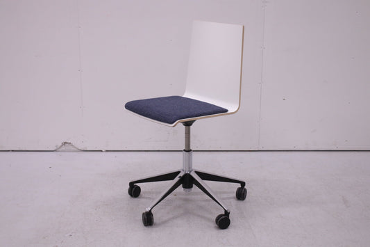 Martela Form - neuvottelutuoli pyörillä - Suomen Kalustekeskus