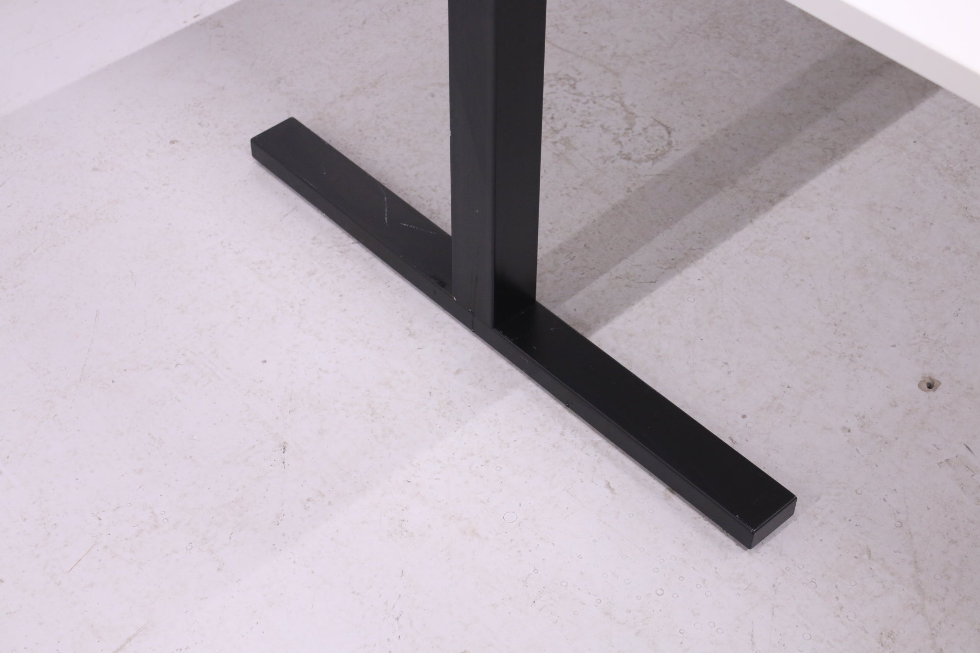 Martela Frankie - neuvottelupöytä uudella valkoisella kannella 220x120 - Suomen Kalustekeskus