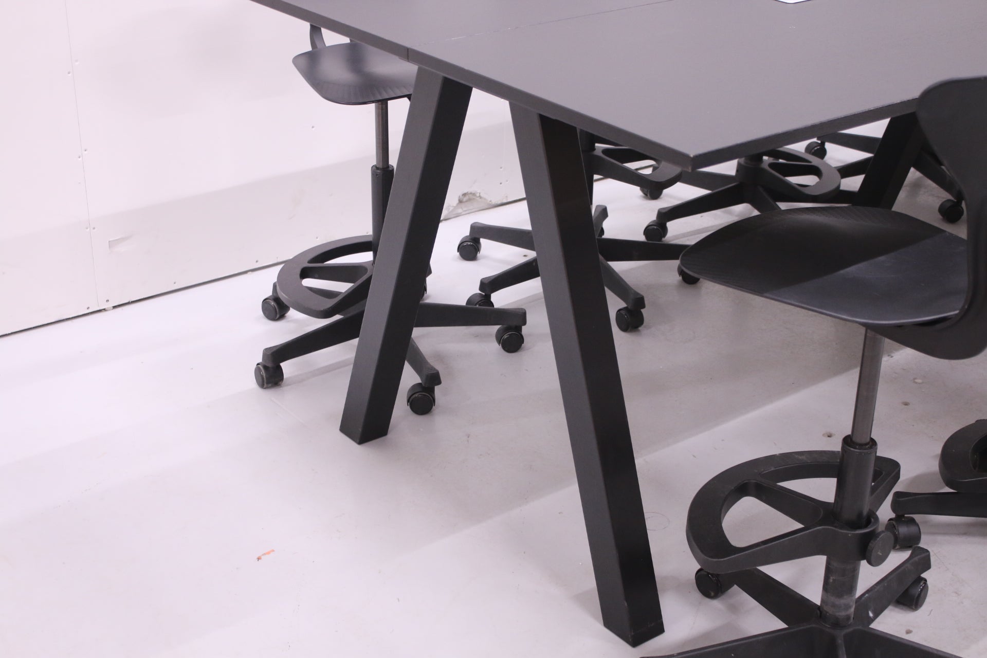 Martela Frankie - neuvotteluryhmä 10 hengelle - Suomen Kalustekeskus