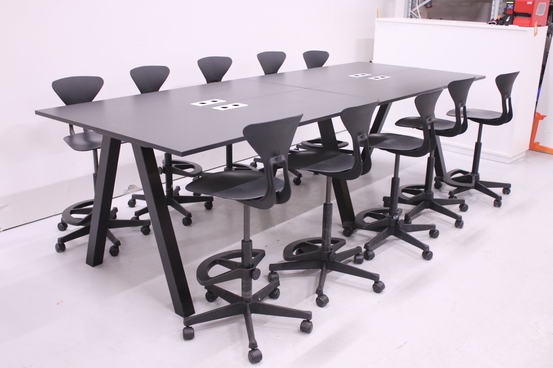 Martela Frankie - neuvotteluryhmä 10 hengelle - Suomen Kalustekeskus