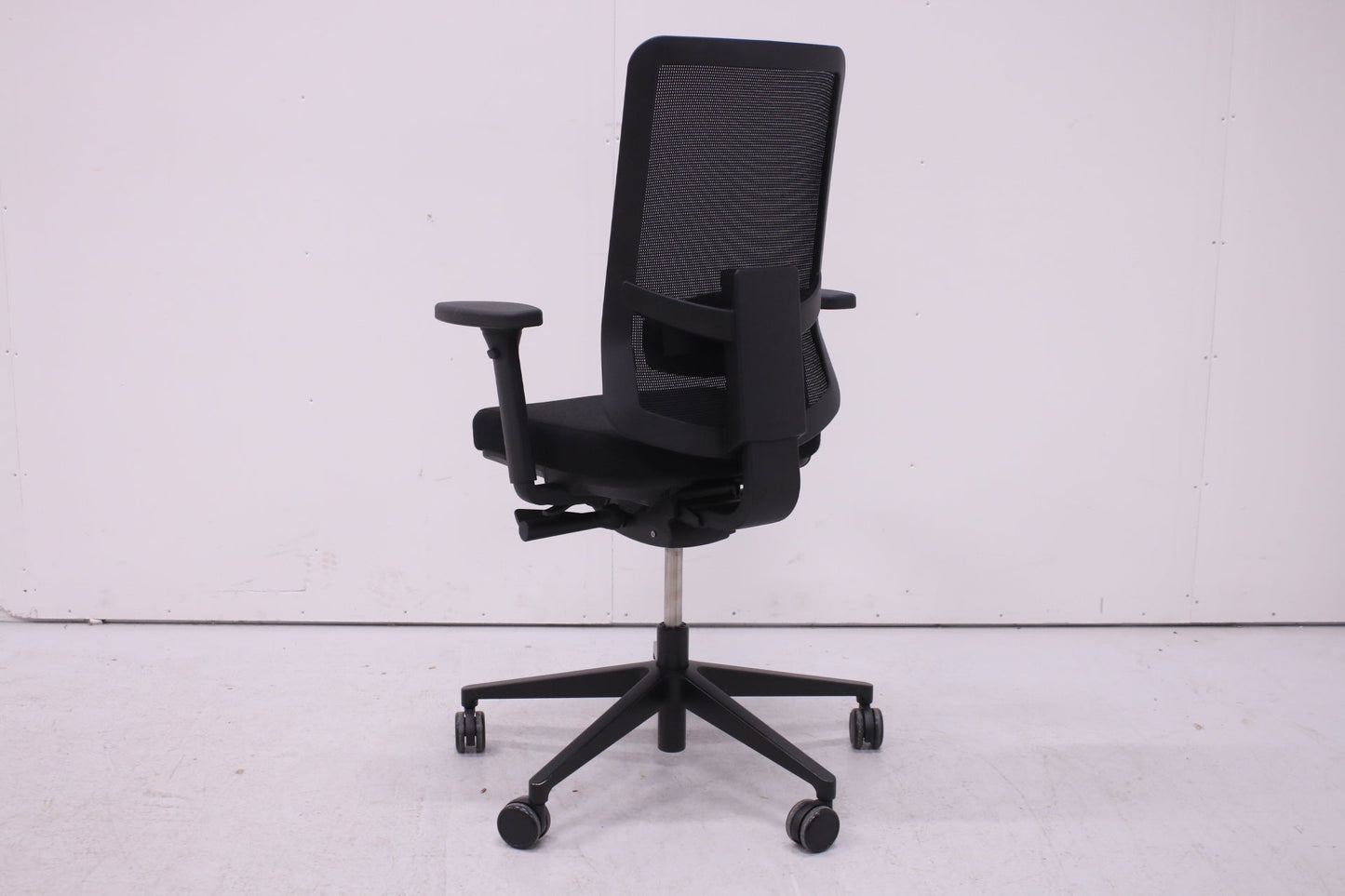 Martela James Mesh - työtuoli, musta - Suomen Kalustekeskus