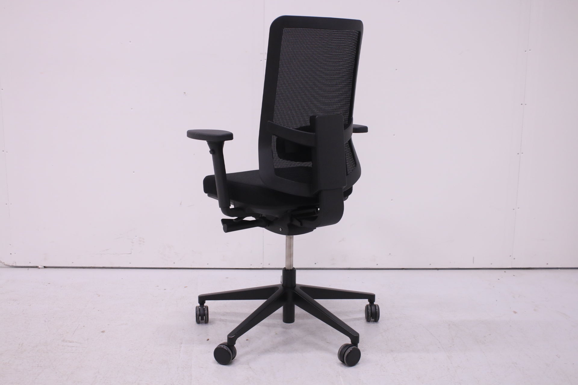 Martela James Mesh - työtuoli, musta - Suomen Kalustekeskus