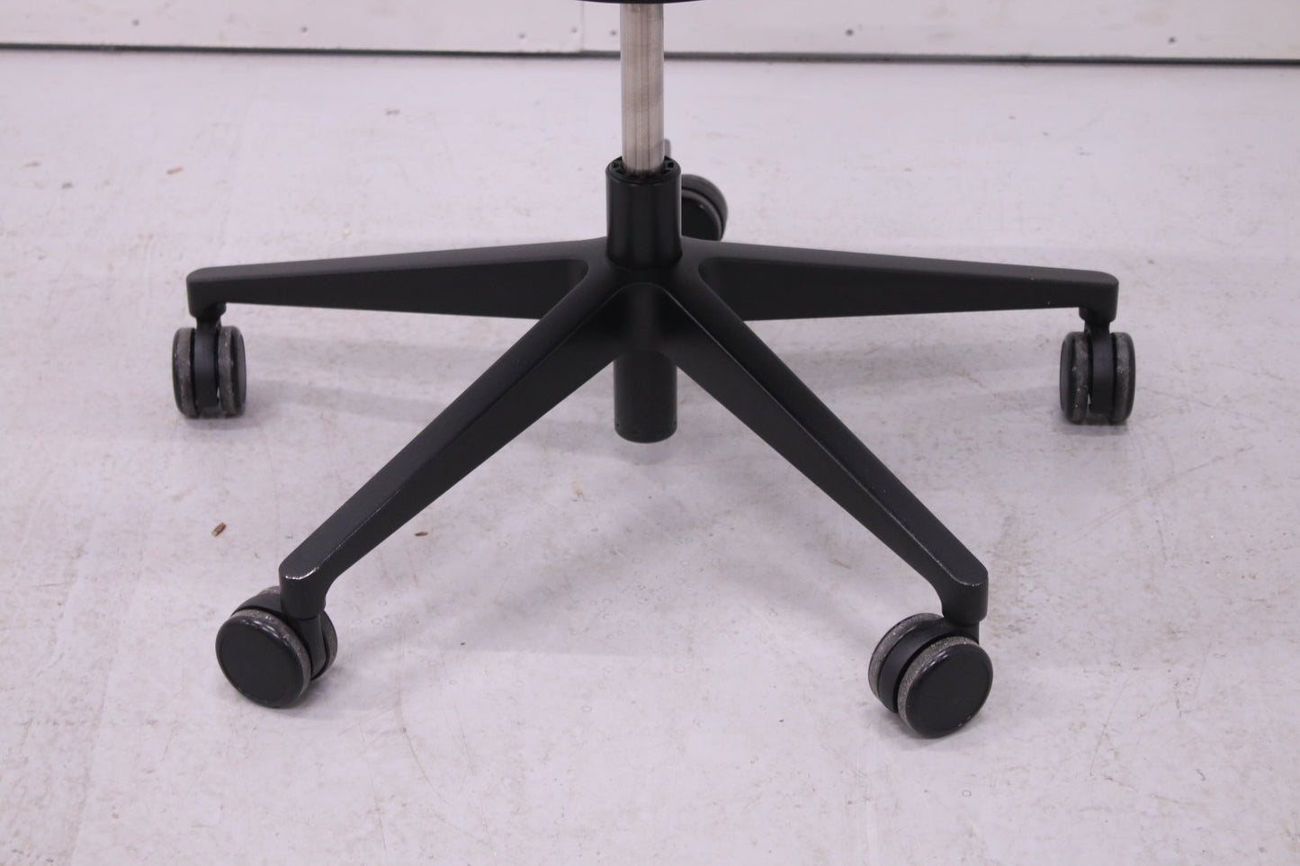 Martela James Mesh - työtuoli, musta - Suomen Kalustekeskus