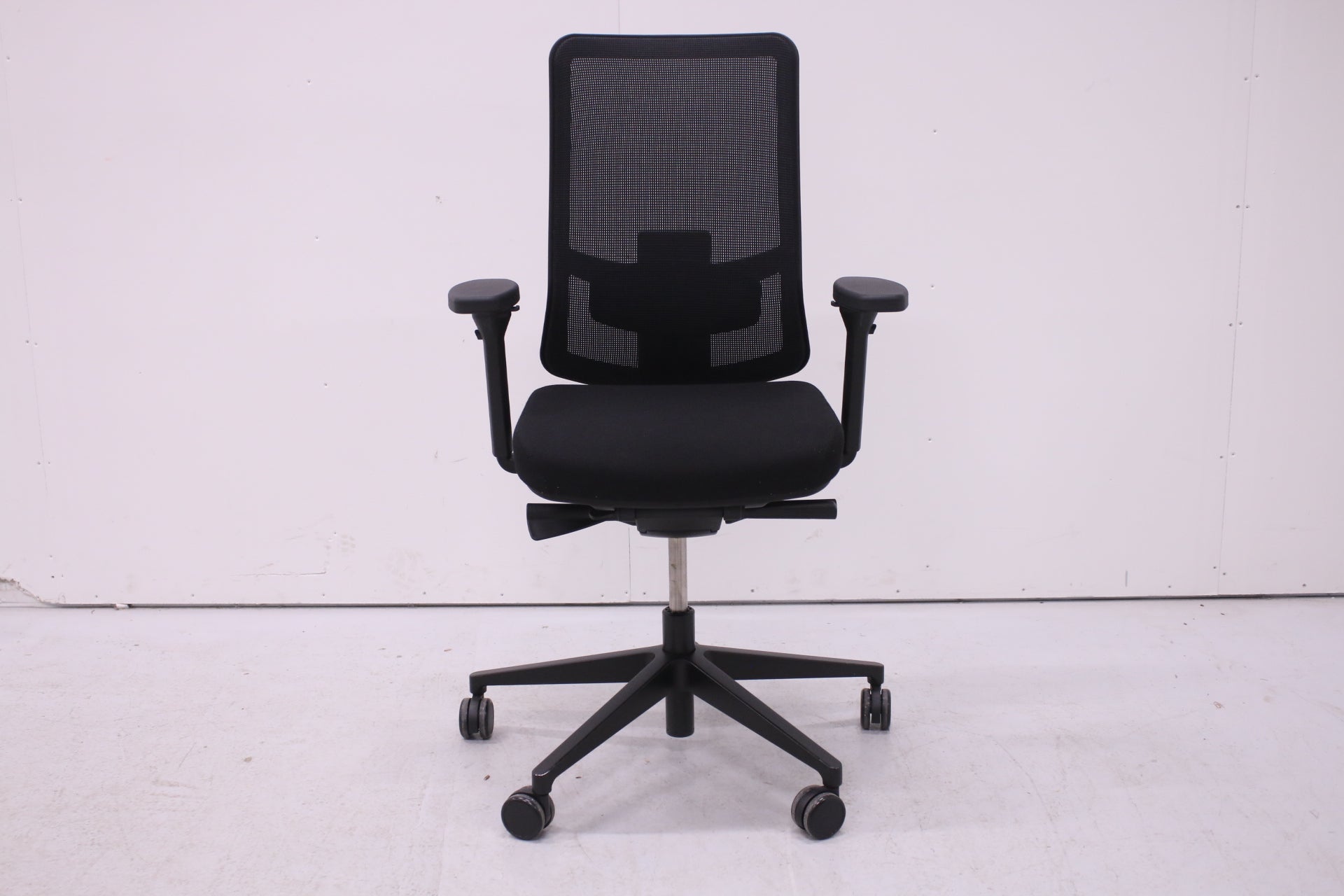 Martela James Mesh - työtuoli, musta - Suomen Kalustekeskus