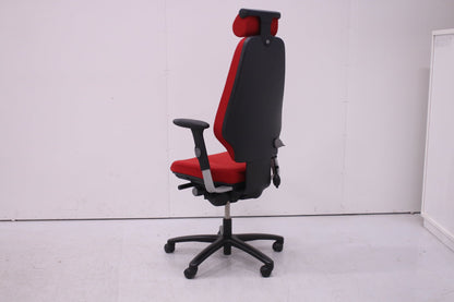 Martela Logic 400 työtuoli, punainen / uusi kaasujousi - Suomen Kalustekeskus