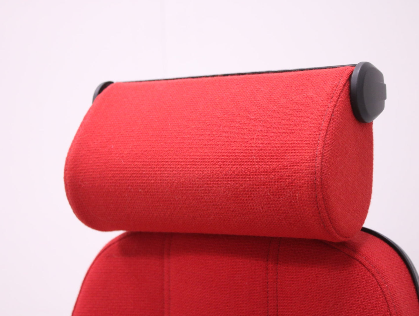 Martela Logic 400 työtuoli, punainen / uusi kaasujousi - Suomen Kalustekeskus