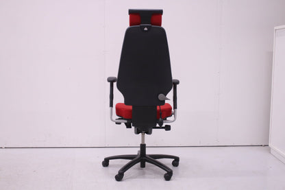 Martela Logic 400 työtuoli, punainen / uusi kaasujousi - Suomen Kalustekeskus