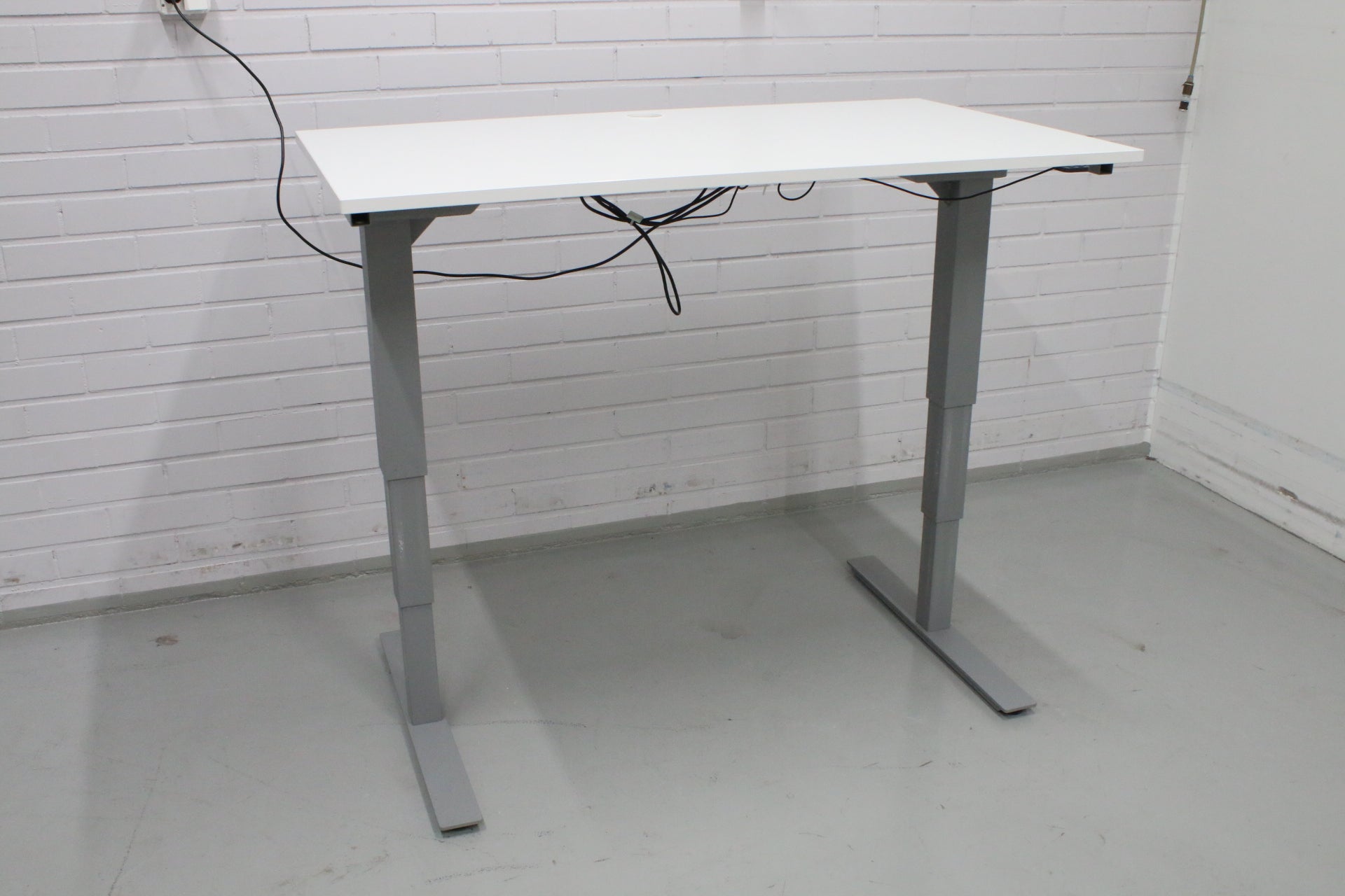 Martela Pinta EQ sähköpöytä 140*80 cm - Suomen Kalustekeskus