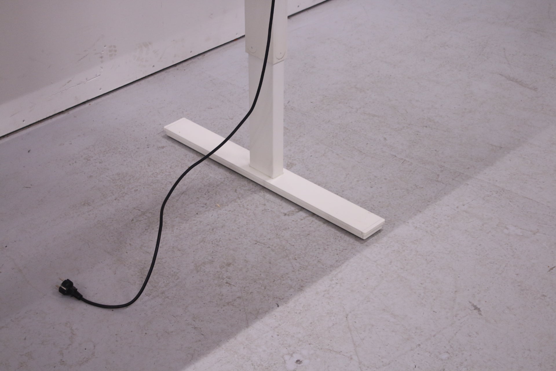 Martela Pinta EQ - sähköpöytä 180x80, valkoinen - Suomen Kalustekeskus