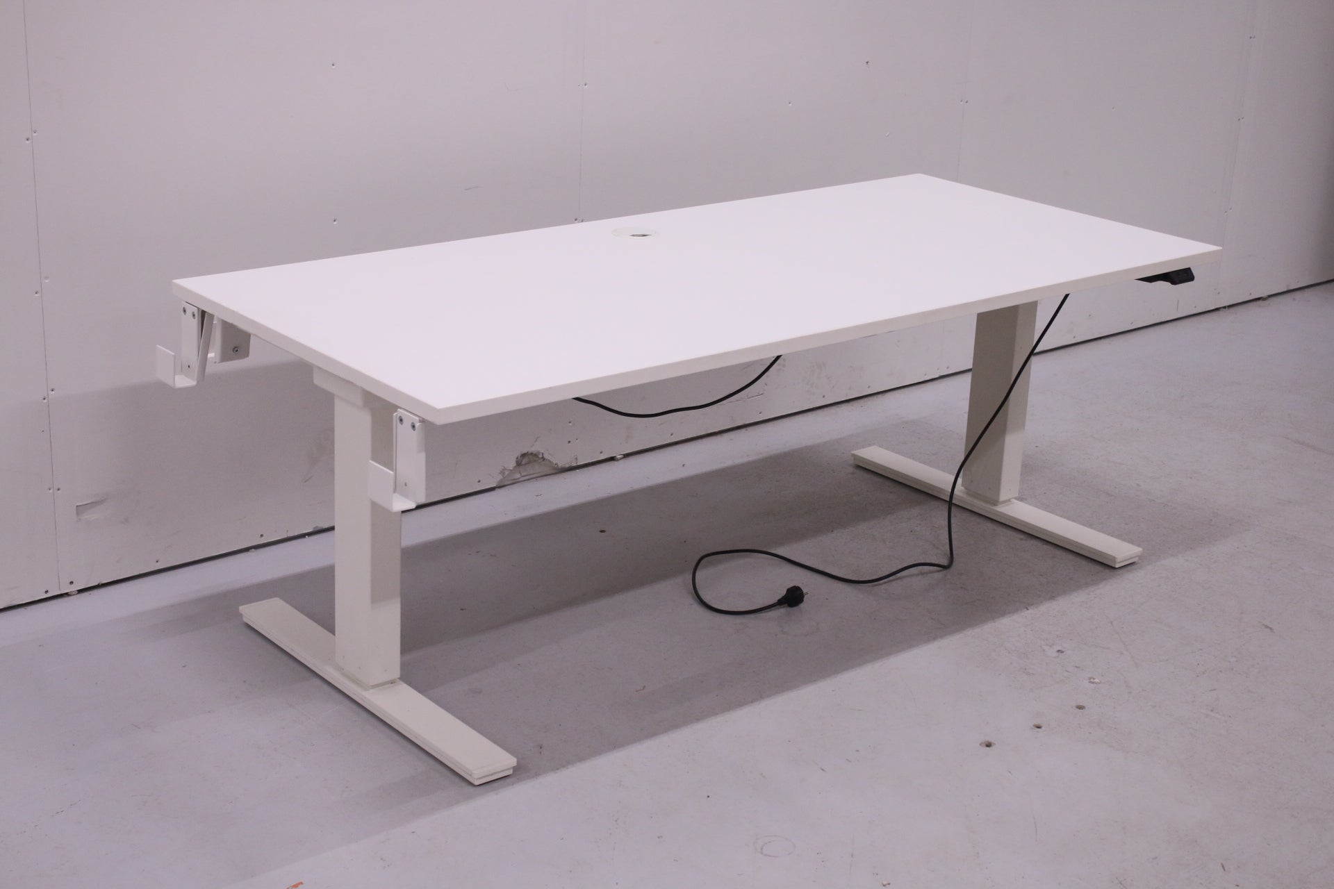 Martela Pinta EQ - sähköpöytä 180x80, valkoinen - Suomen Kalustekeskus