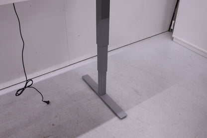 Martela Pinta EQ - sähköpöytä, valkoinen/harmaa 160x80 - Suomen Kalustekeskus