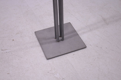 Martela pystynaulakko, vaaleanharmaa - Suomen Kalustekeskus