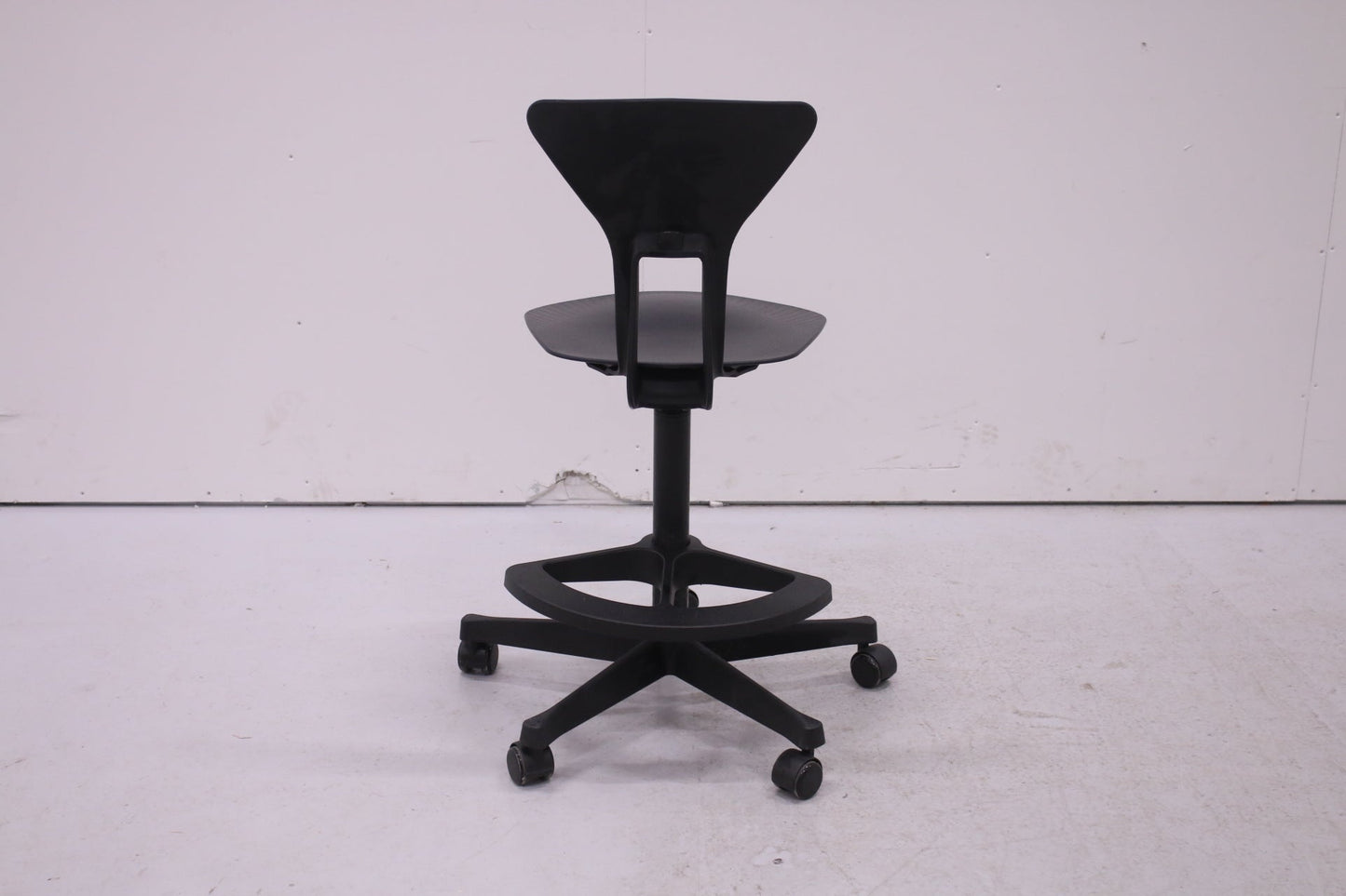 Martela Ray - tuoli korkealla kaasujousella - Suomen Kalustekeskus