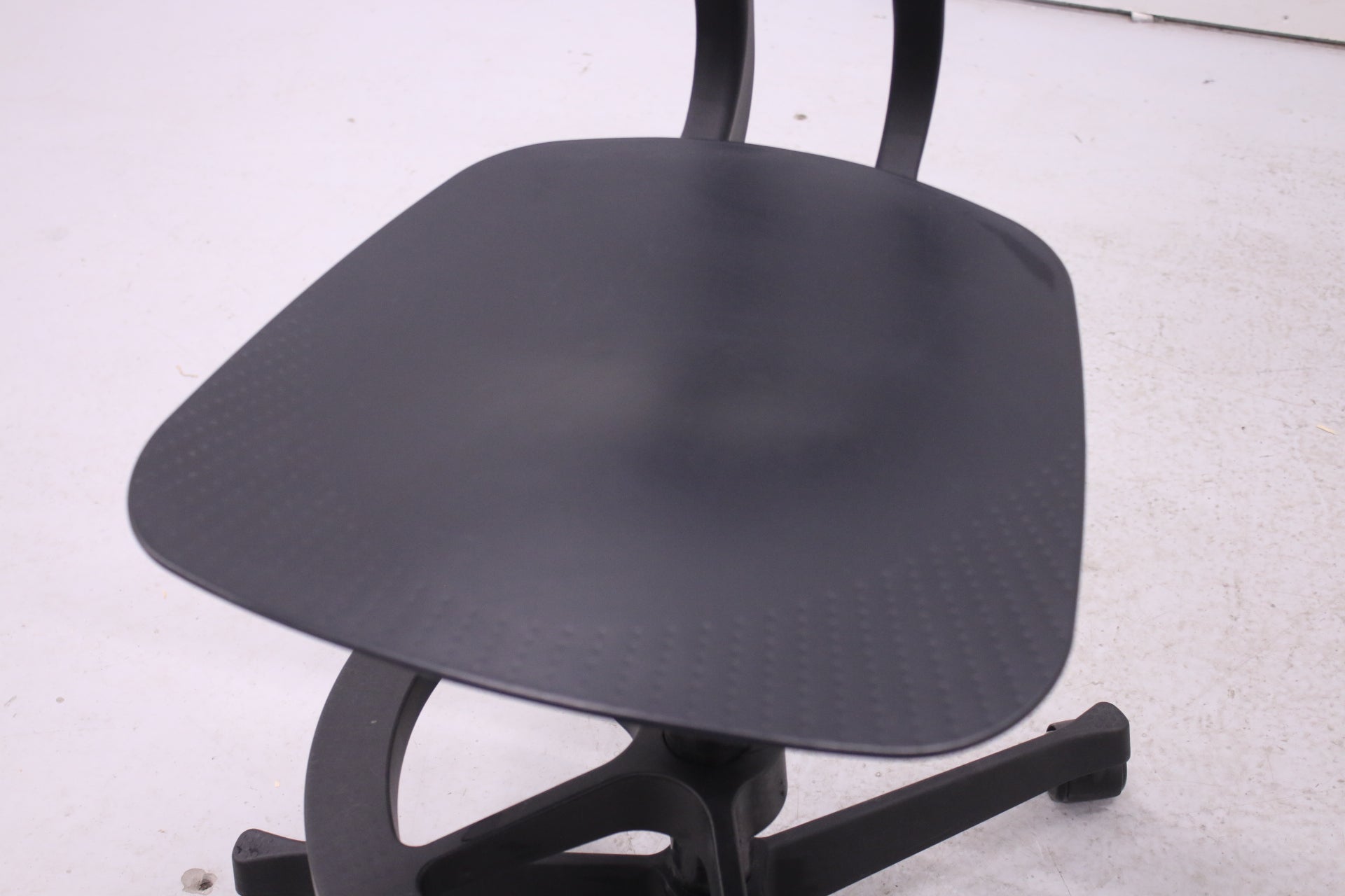 Martela Ray - tuoli korkealla kaasujousella - Suomen Kalustekeskus