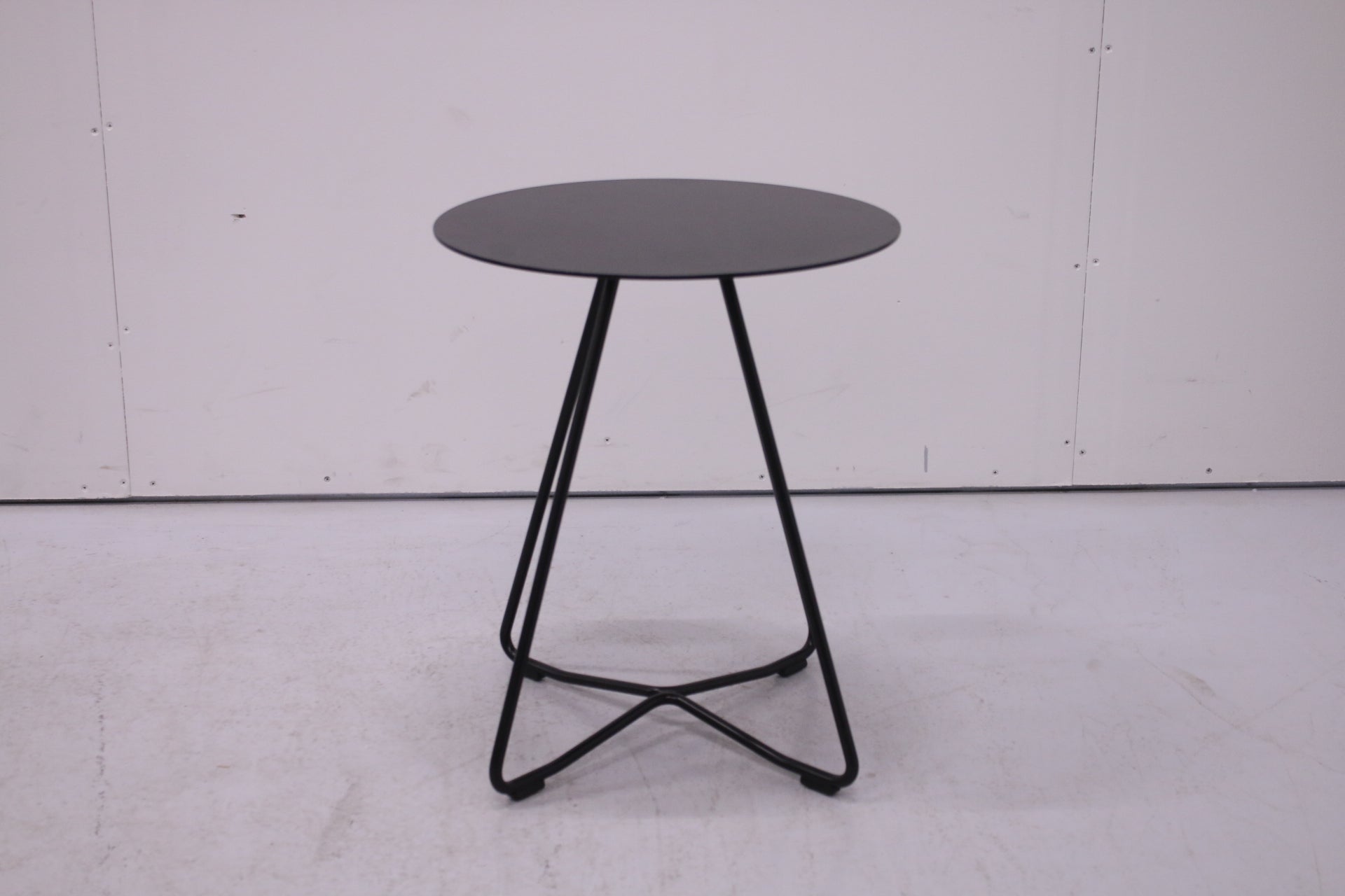 Martela Scoop - sohvapöytä, musta Ø 42 - Suomen Kalustekeskus