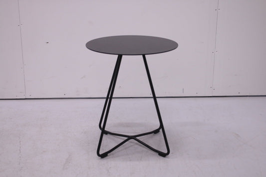 Martela Scoop - sohvapöytä, musta Ø 42 - Suomen Kalustekeskus