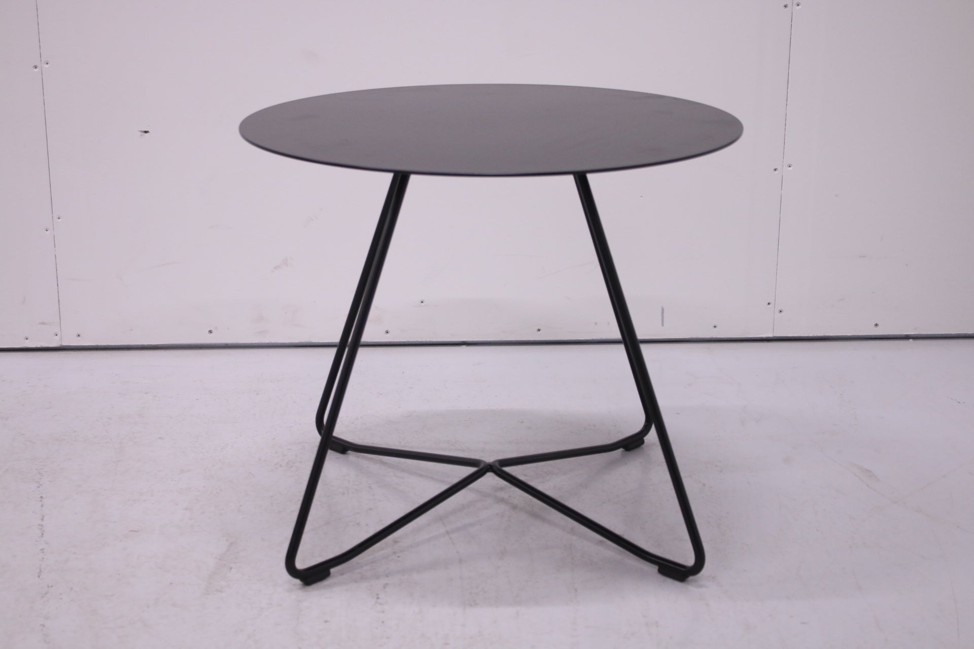 Martela Scoop - sohvapöytä, musta Ø 60 - Suomen Kalustekeskus