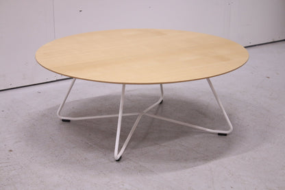 Martela Scoop - sohvapöytä, Saarni / valkoinen Ø 90 - Suomen Kalustekeskus