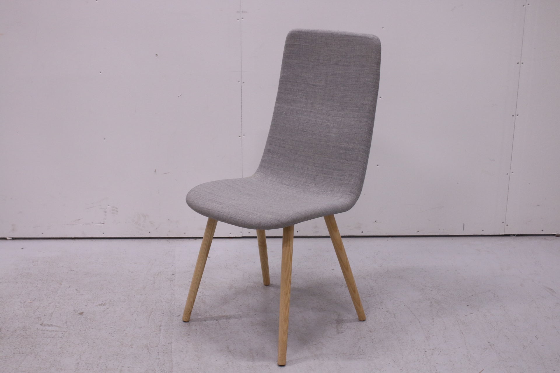 Martela Sola - tuoli korkealla selkänojalla - Suomen Kalustekeskus