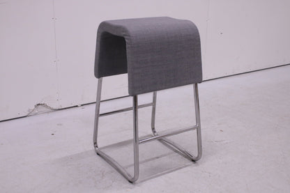 Materia Plint - jakkara, harmaa - Suomen Kalustekeskus