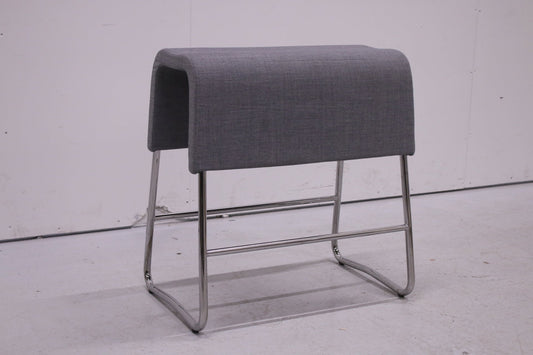 Materia Plint - jakkara, harmaa - Suomen Kalustekeskus