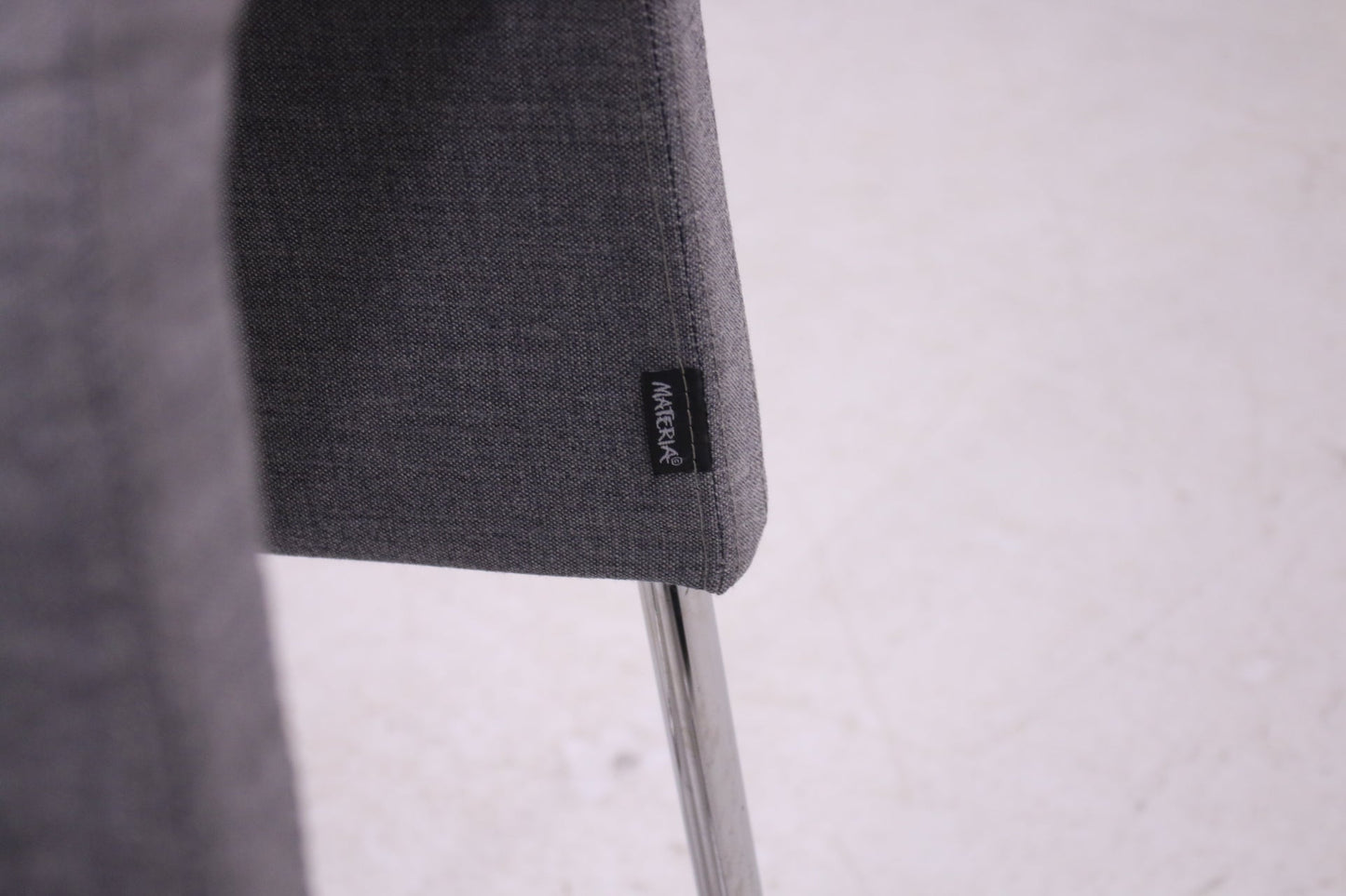 Materia Plint - jakkara, harmaa - Suomen Kalustekeskus