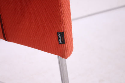 Materia Plint - jakkara, punainen - Suomen Kalustekeskus