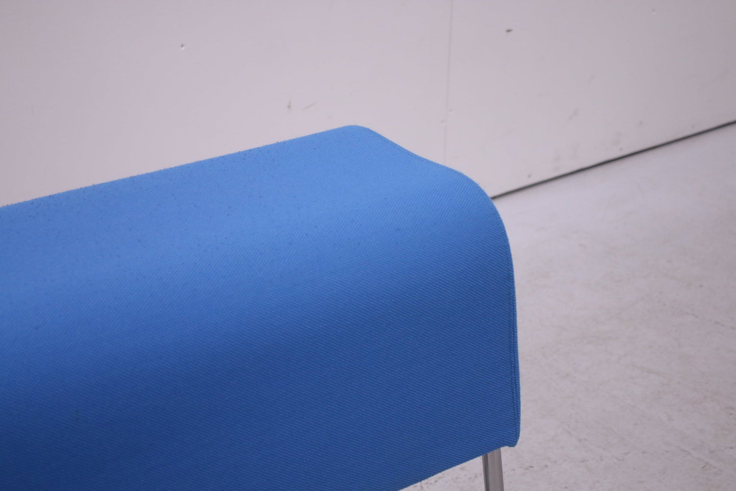 Materia Plint - jakkara, sininen - Suomen Kalustekeskus