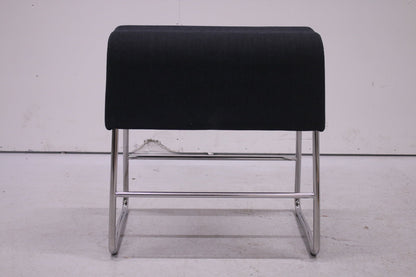 Materia Plint - jakkara, tummanharmaa - Suomen Kalustekeskus