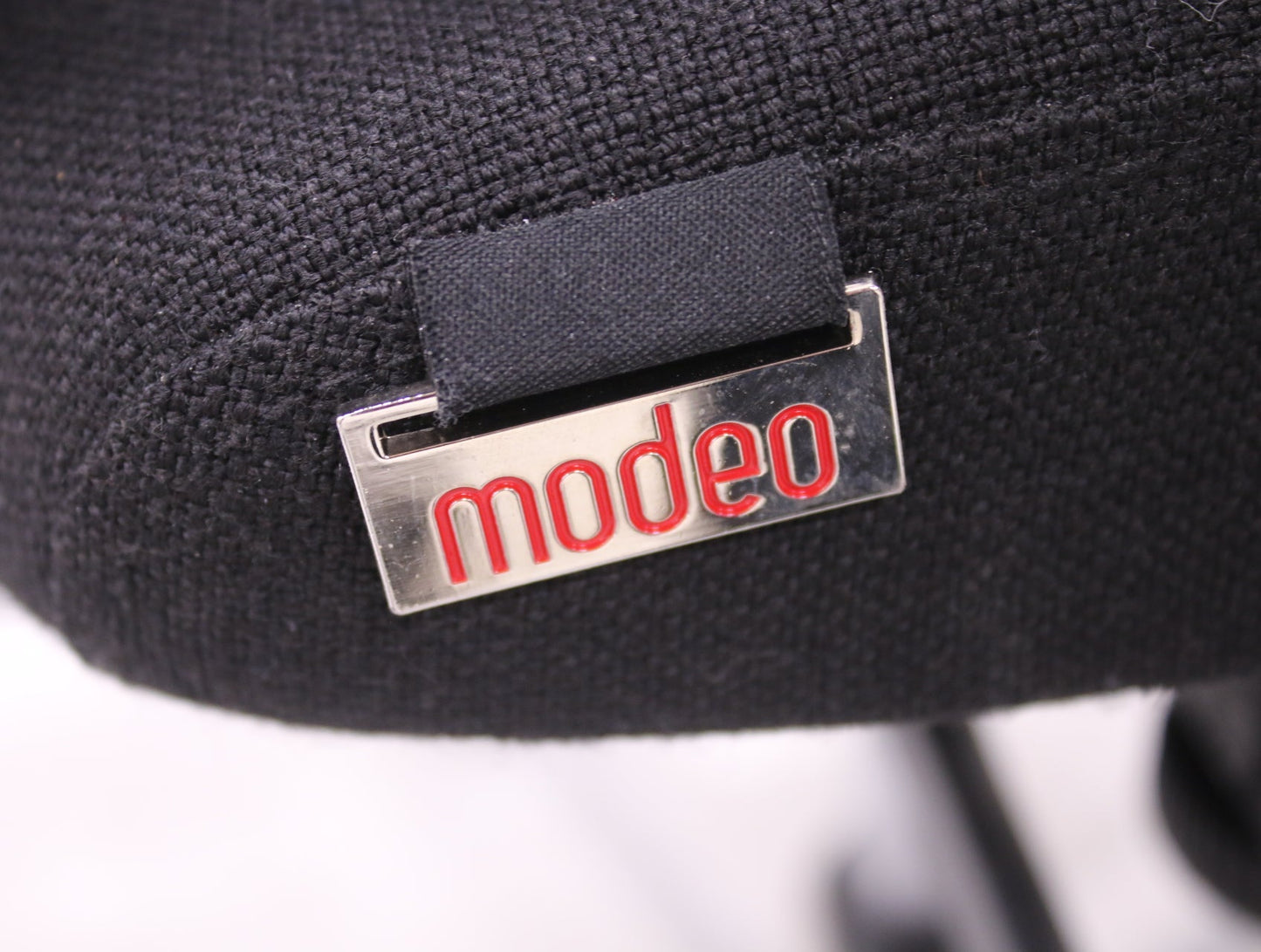 Modeo Linja L - työtuoli, musta - Suomen Kalustekeskus