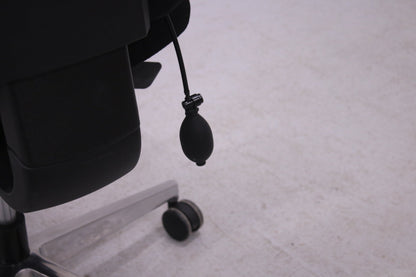 Modeo Linja L - työtuoli, musta - Suomen Kalustekeskus