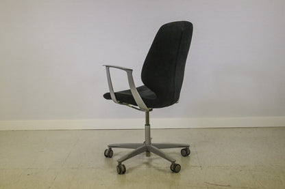 Monroe neuvottelutuoli - Suomen Kalustekeskus