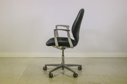 Monroe neuvottelutuoli - Suomen Kalustekeskus