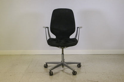 Monroe neuvottelutuoli - Suomen Kalustekeskus