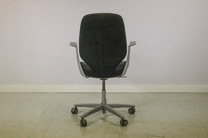 Monroe neuvottelutuoli - Suomen Kalustekeskus