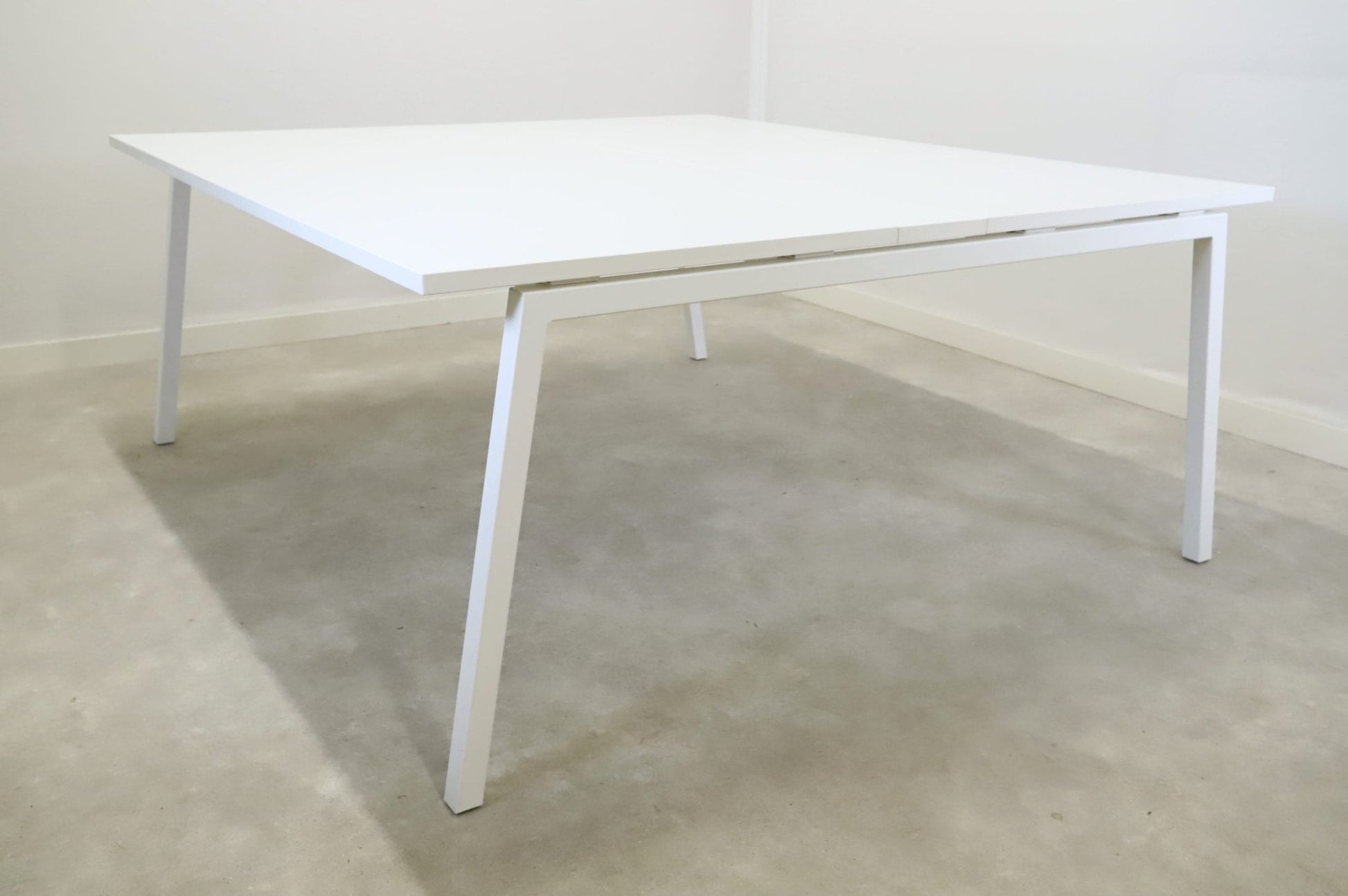 Neuvottelupöytä 180x165cm - Suomen Kalustekeskus