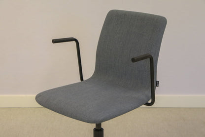 Nova neuvottelutuoli - Suomen Kalustekeskus