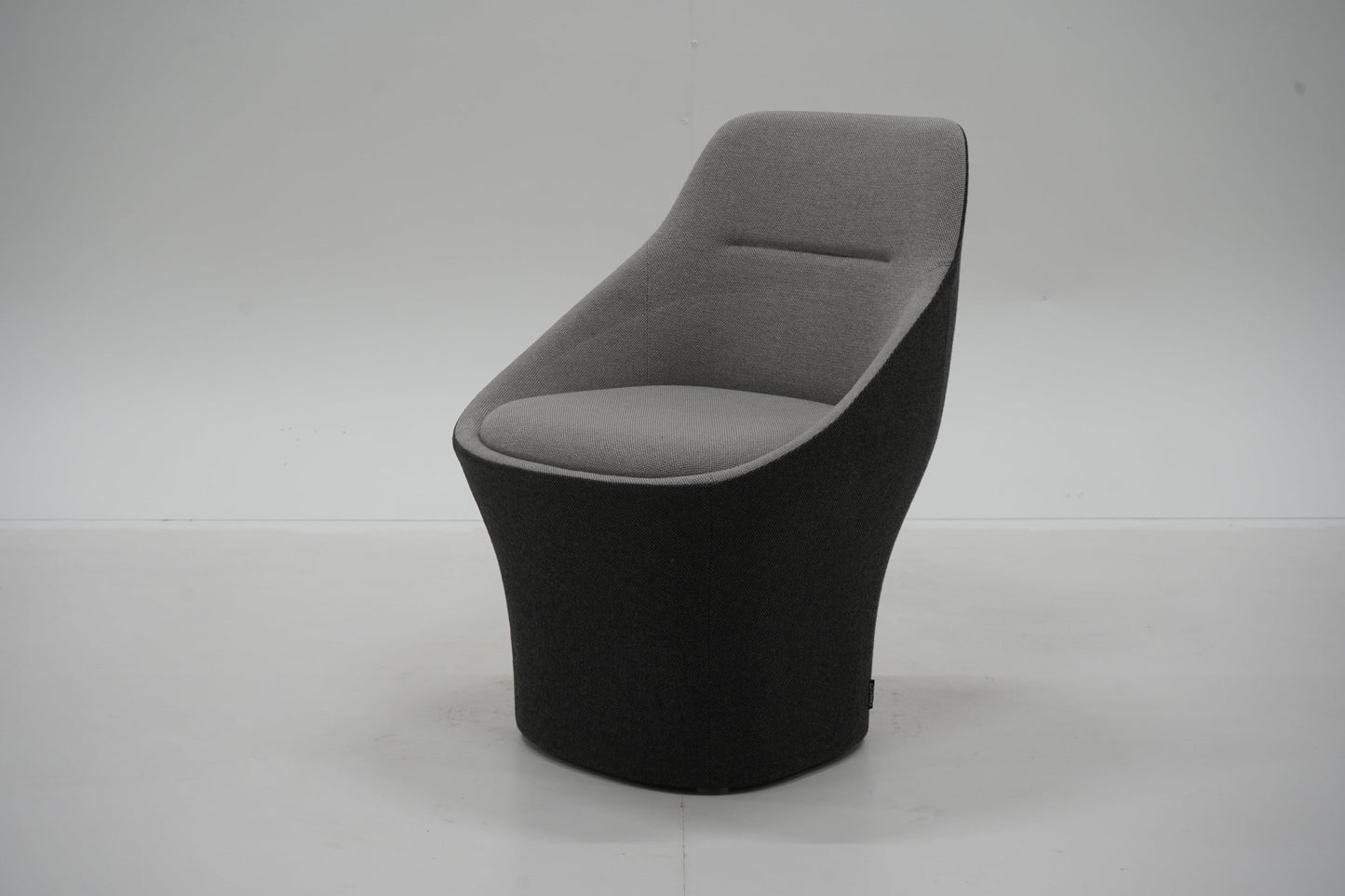 Offecct Ezy designnojatuoli – Christophe Pillet - Suomen Kalustekeskus