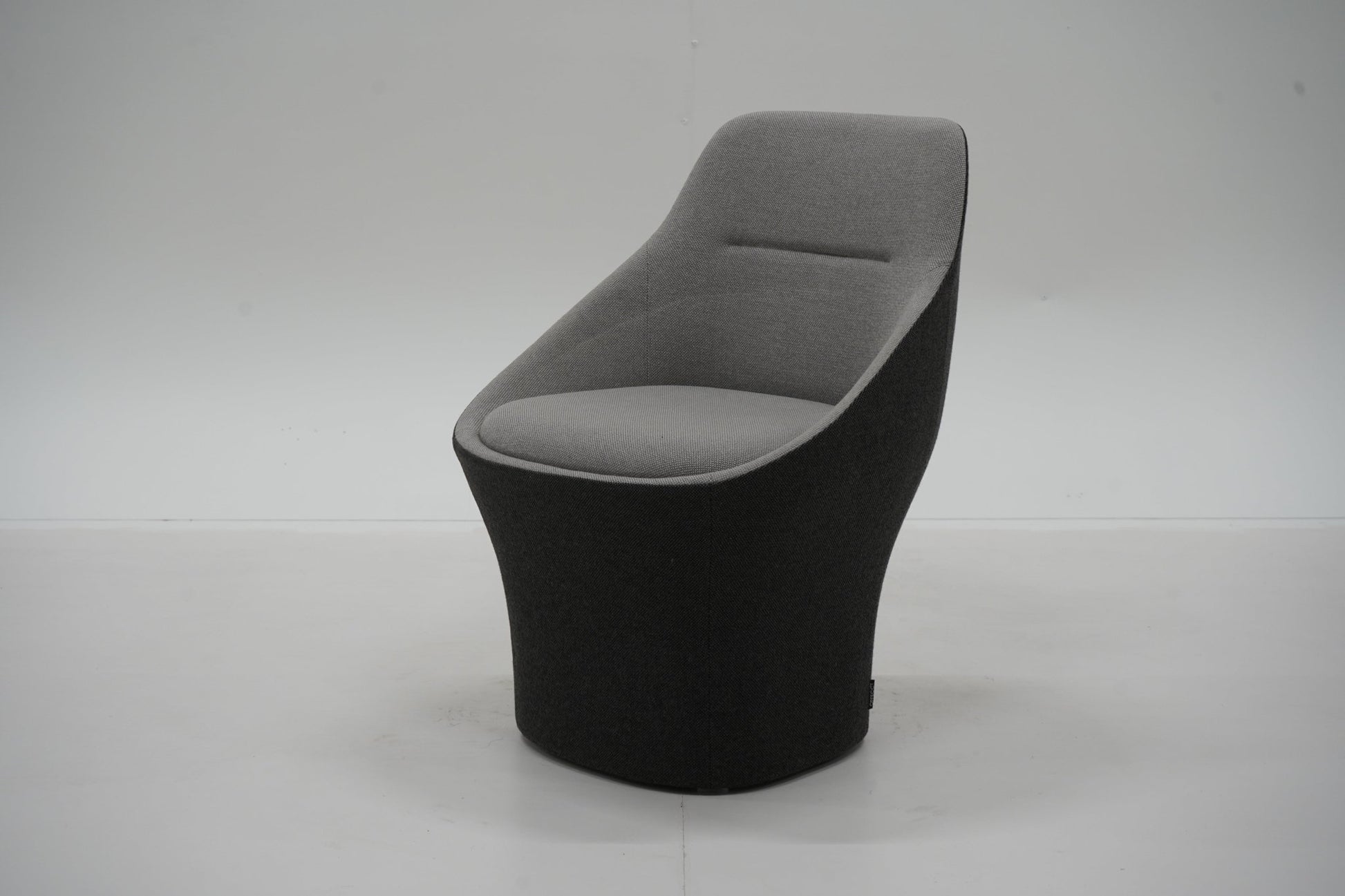 Offecct Ezy designnojatuoli – Christophe Pillet - Suomen Kalustekeskus