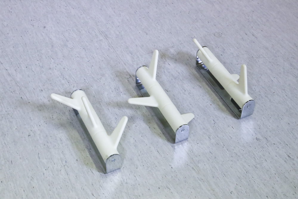 Oka seinänaulakko - Suomen Kalustekeskus