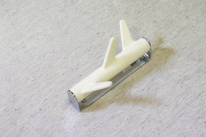 Oka seinänaulakko - Suomen Kalustekeskus