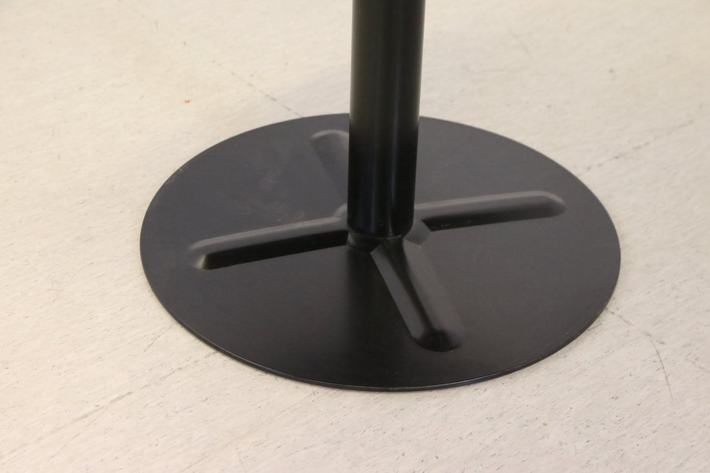 Osio pöytä 90cm - Suomen Kalustekeskus