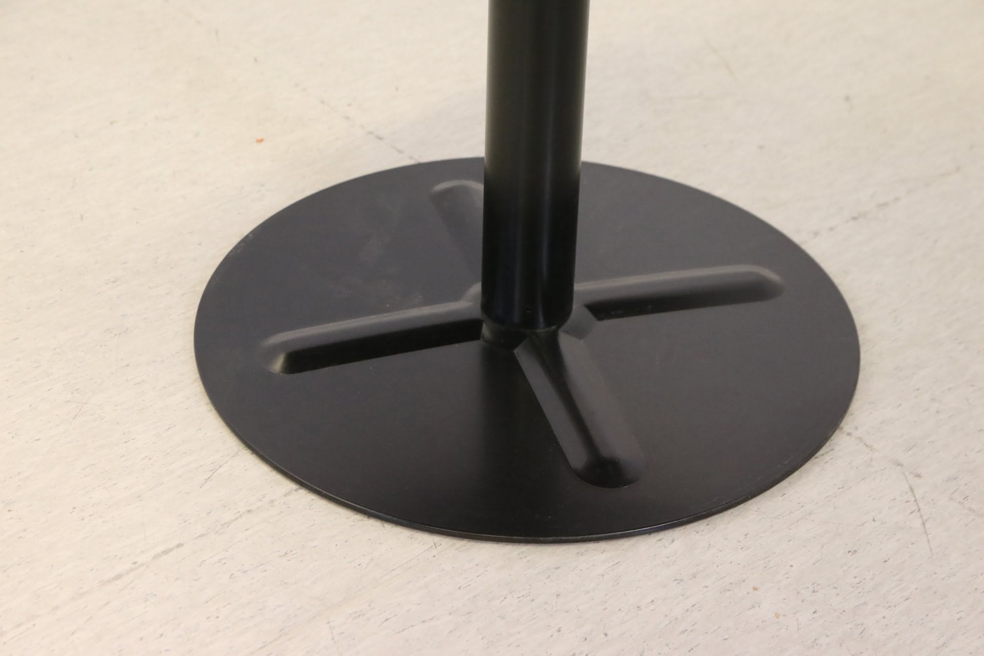 Osio pöytä 90cm - Suomen Kalustekeskus