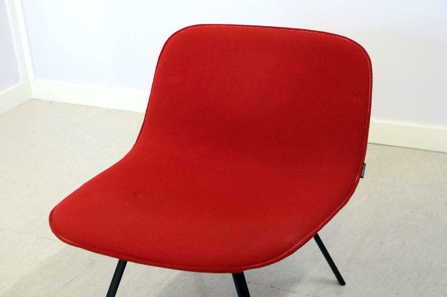 Pal nojatuoli - Suomen Kalustekeskus