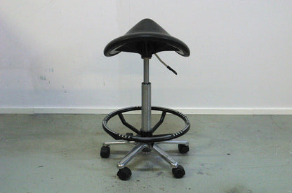 Ponychair satulatuoli jalkaristikolla - Suomen Kalustekeskus