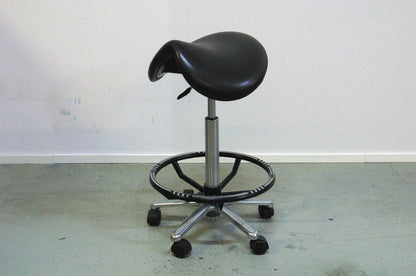 Ponychair satulatuoli jalkaristikolla - Suomen Kalustekeskus