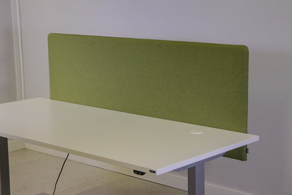 Pöytäseinäke 150 cm - Suomen Kalustekeskus