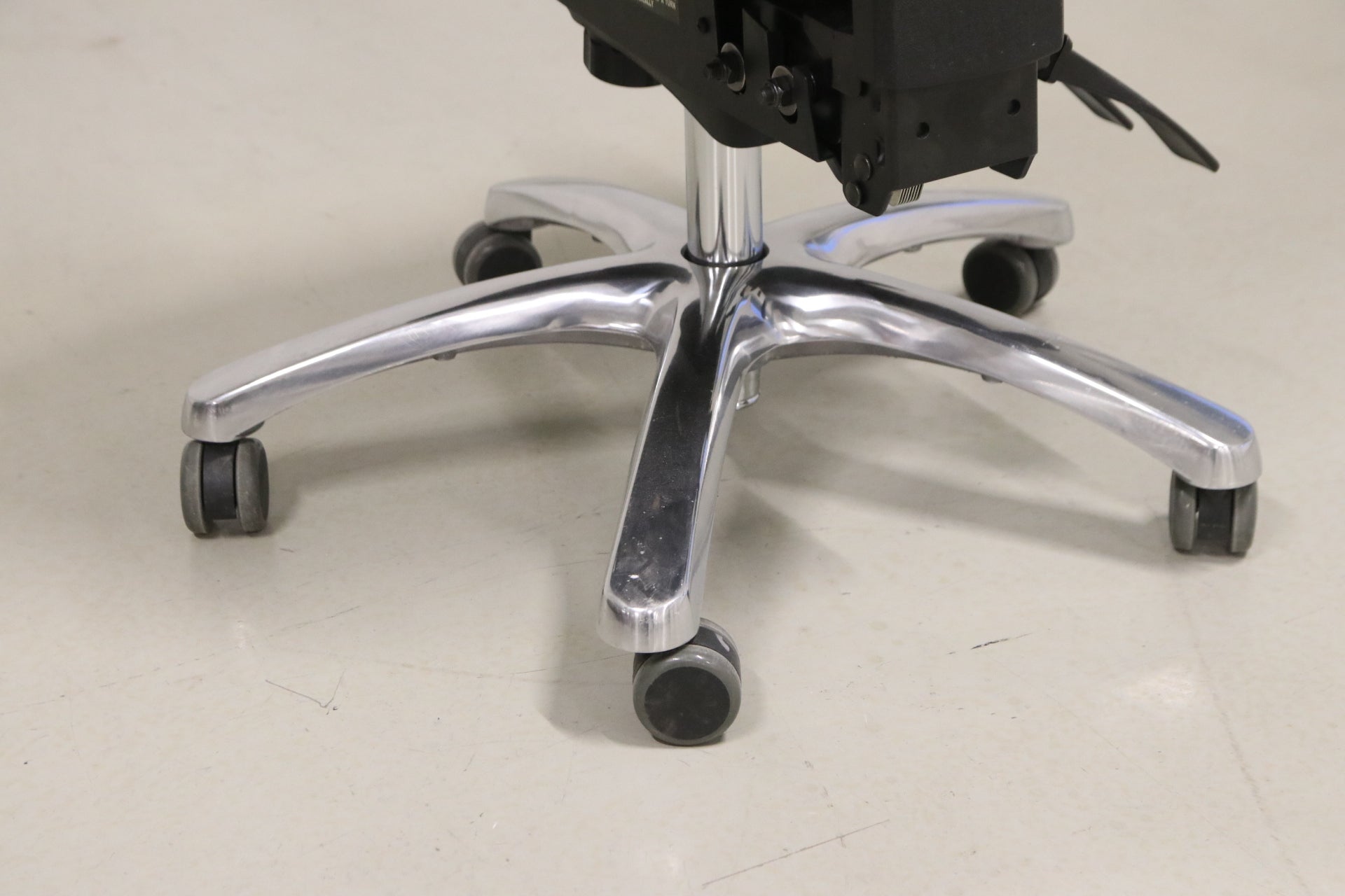 PRO työtuoli - Suomen Kalustekeskus