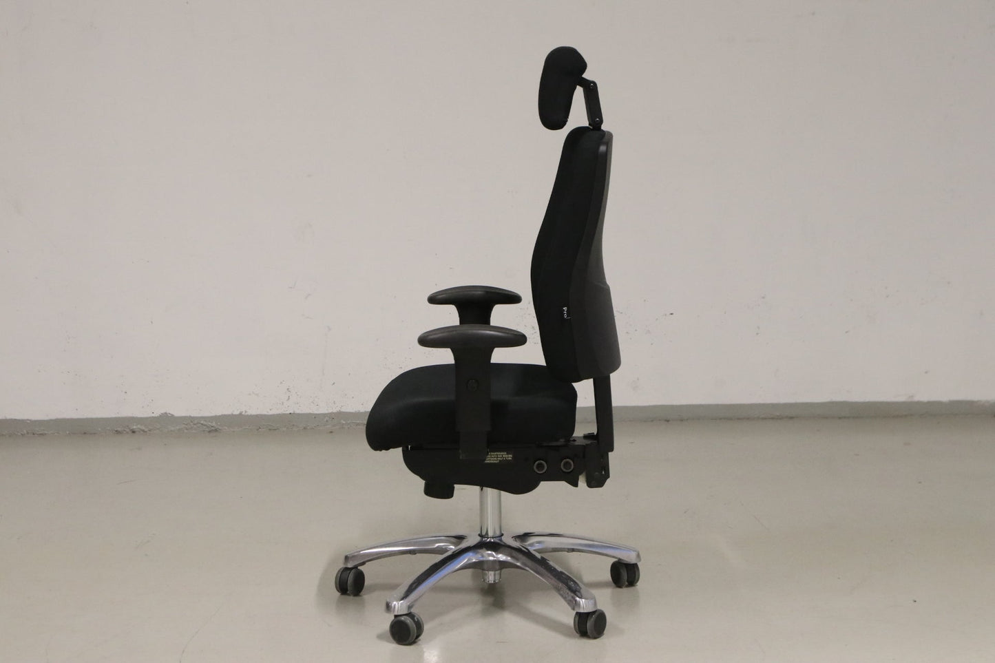 PRO työtuoli - Suomen Kalustekeskus