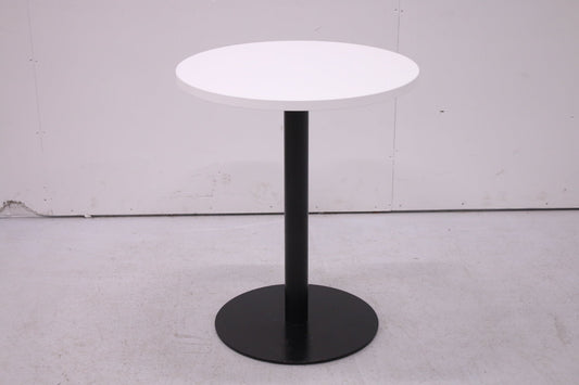 Pyöreä laippajalkapöytä uudella valkoisella Ø 60 cm kannella - Suomen Kalustekeskus